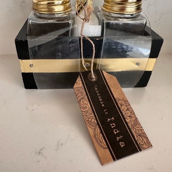Salt and Pepper Shakers, Black and Gold - Picture 2 of 6